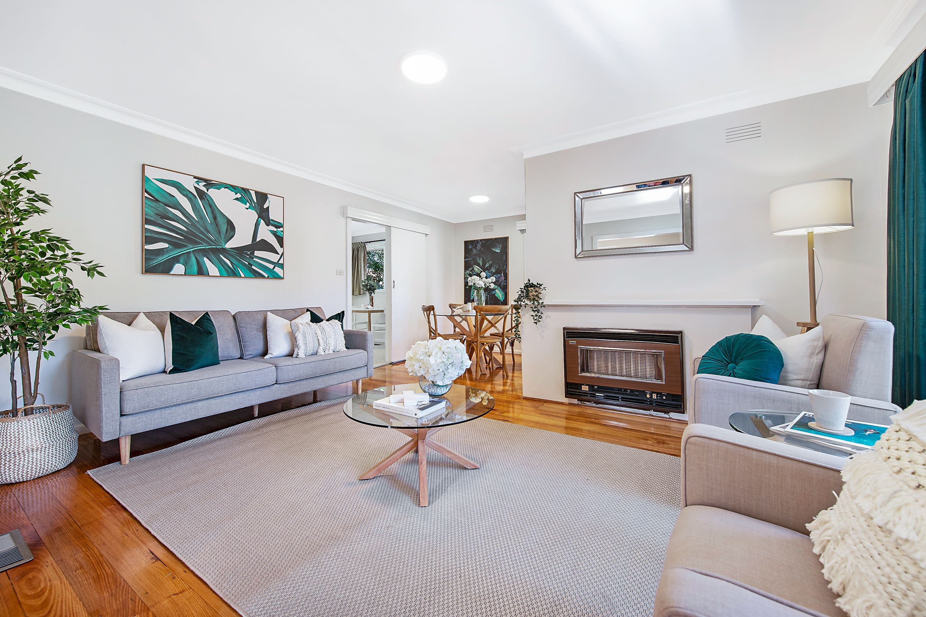 8 Gilbert Court, Mount Waverley VIC 3149, Mount Waverley - Thumbnail 2