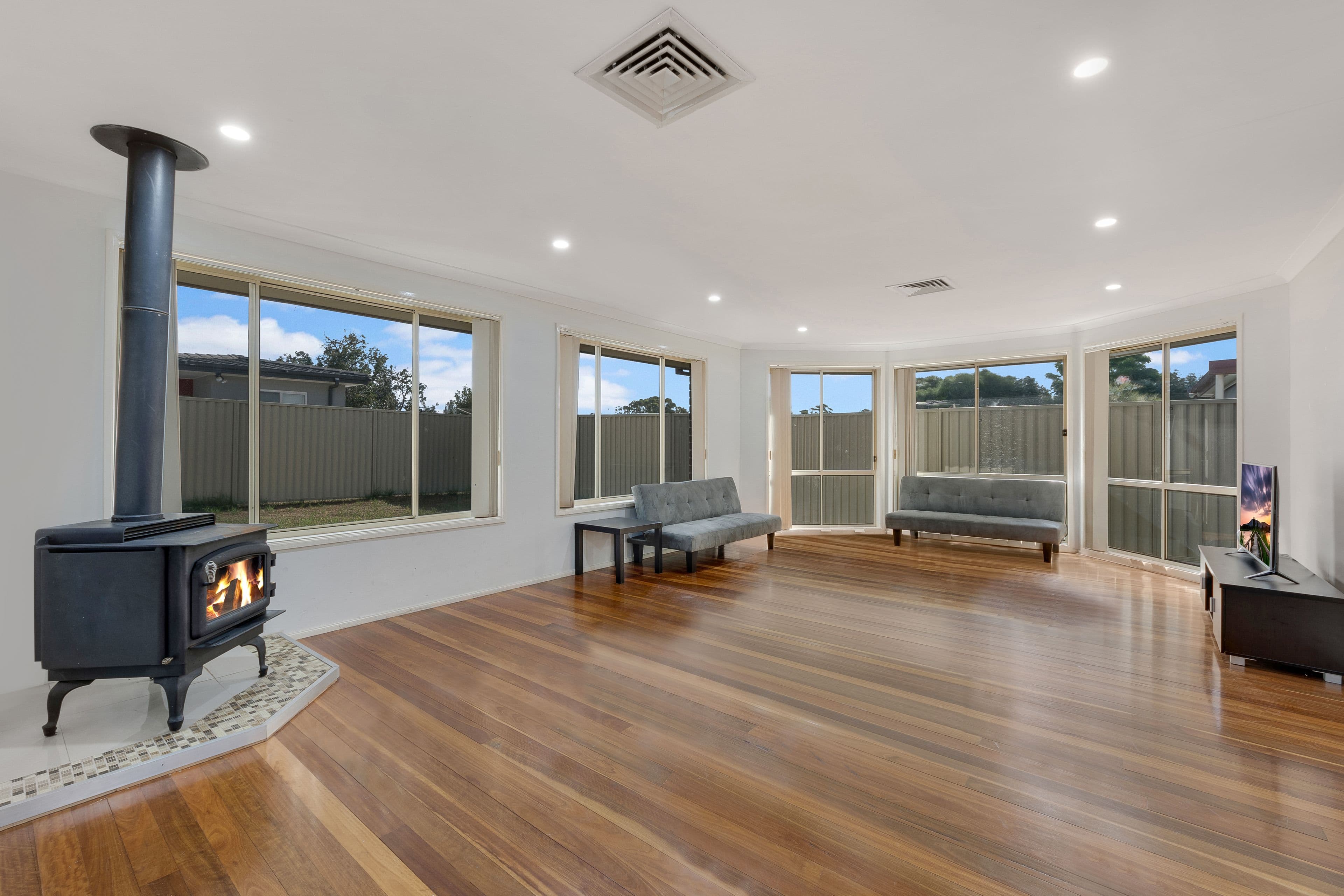 19 and 19A English Street, GLENFIELD NSW 2167, Glenfield - Thumbnail 6