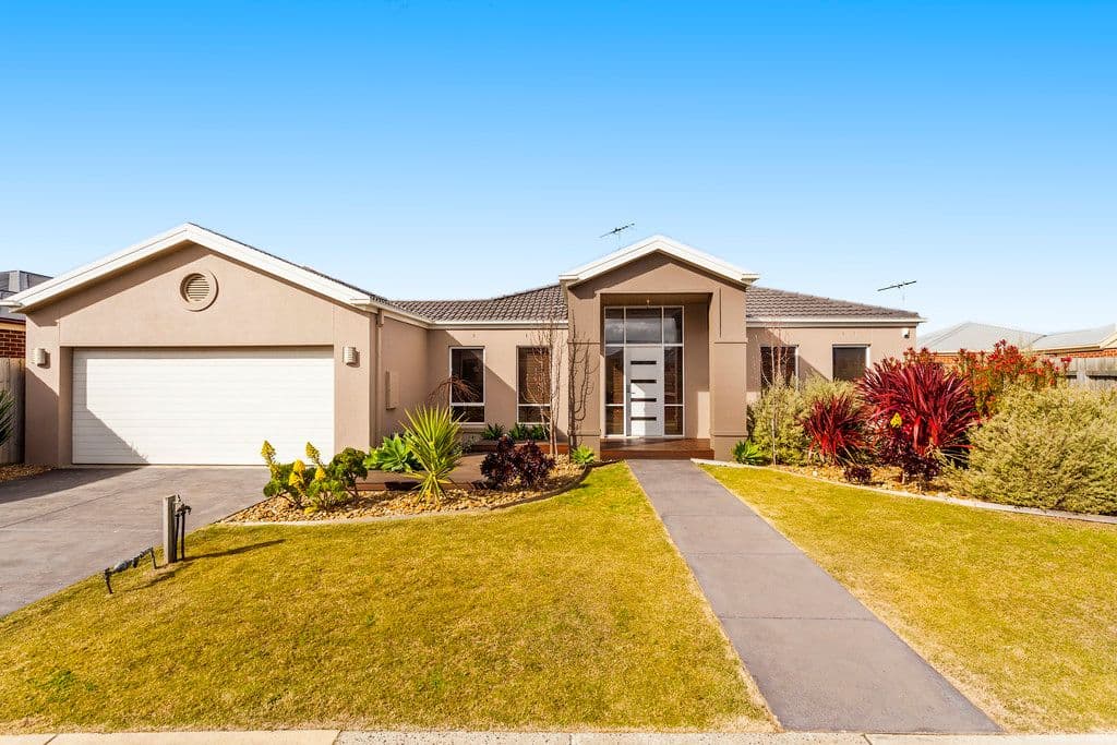 20 Roseview Way, ST ALBANS PARK VIC 3219, St Albans Park - Image 1