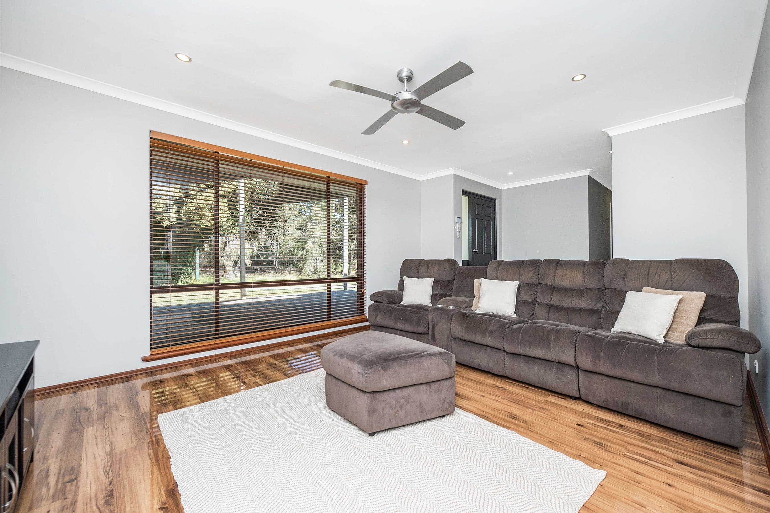 16 Fletcher Road, Lesmurdie WA 6076, Lesmurdie - Thumbnail 2
