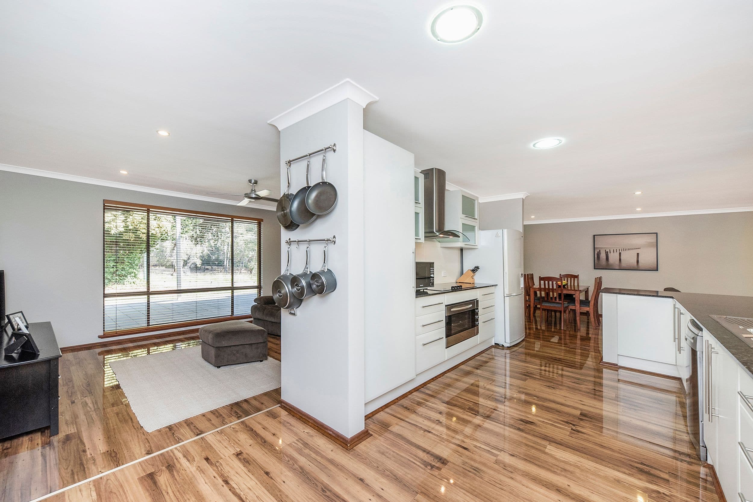 16 Fletcher Road, Lesmurdie WA 6076, Lesmurdie - Thumbnail 4
