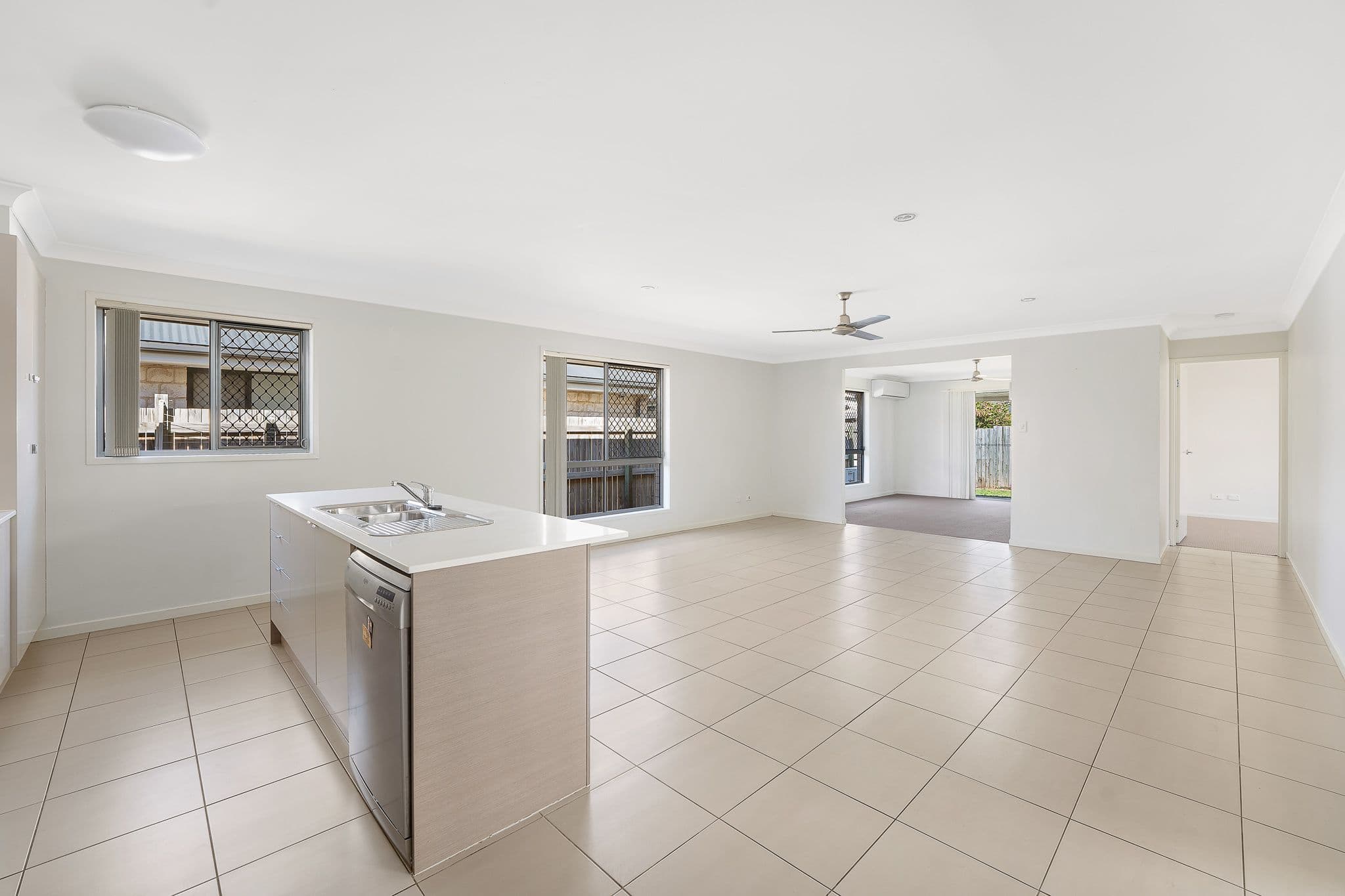 7 Sullivan Street, Dakabin QLD 4503, Dakabin - Thumbnail 2