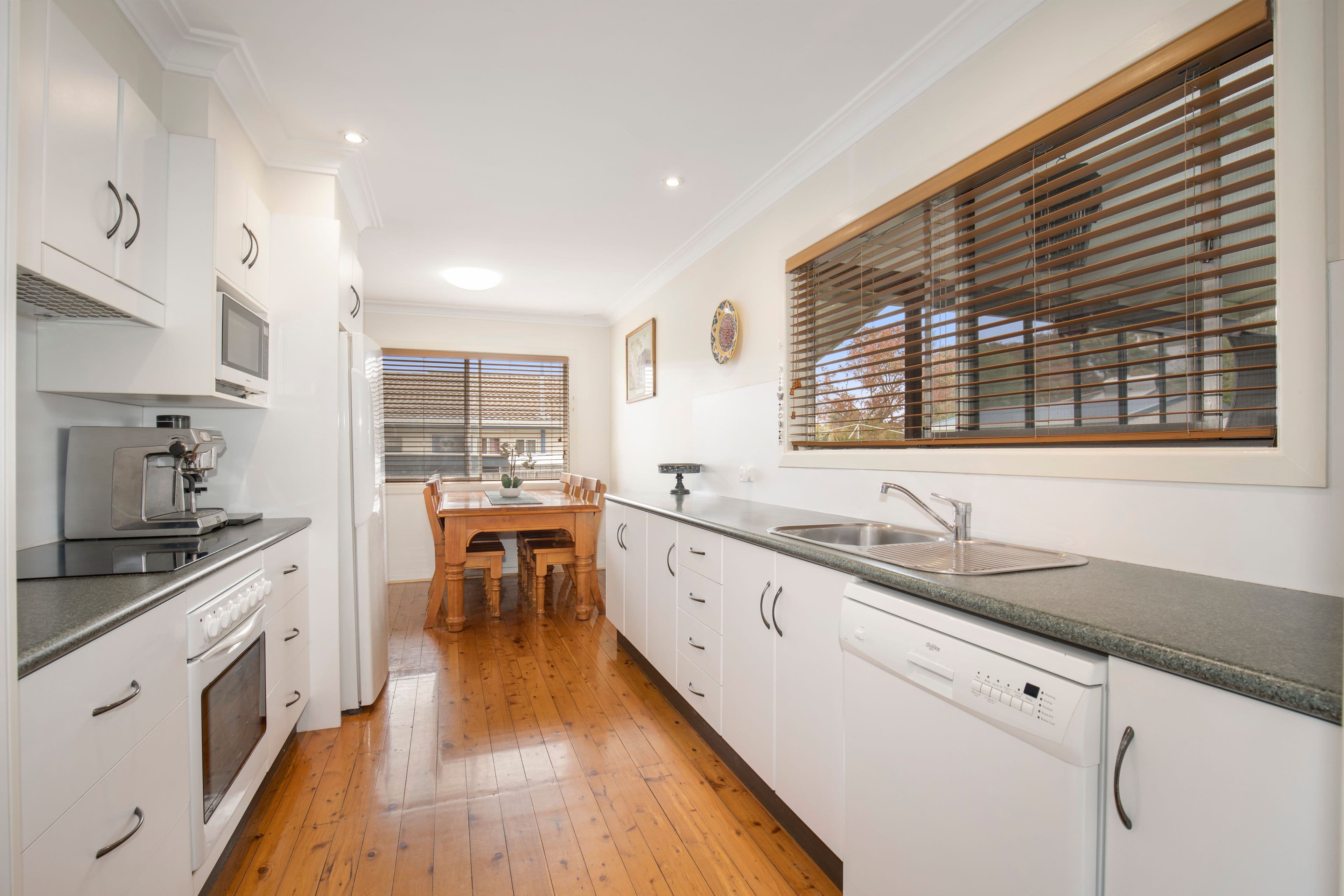 207 Chapel Street, Armidale NSW 2350, Armidale - Thumbnail 2
