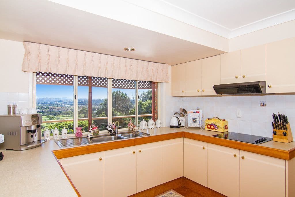 17 Castlecrag Avenue, BANORA POINT NSW 2486, Banora Point - Thumbnail 6