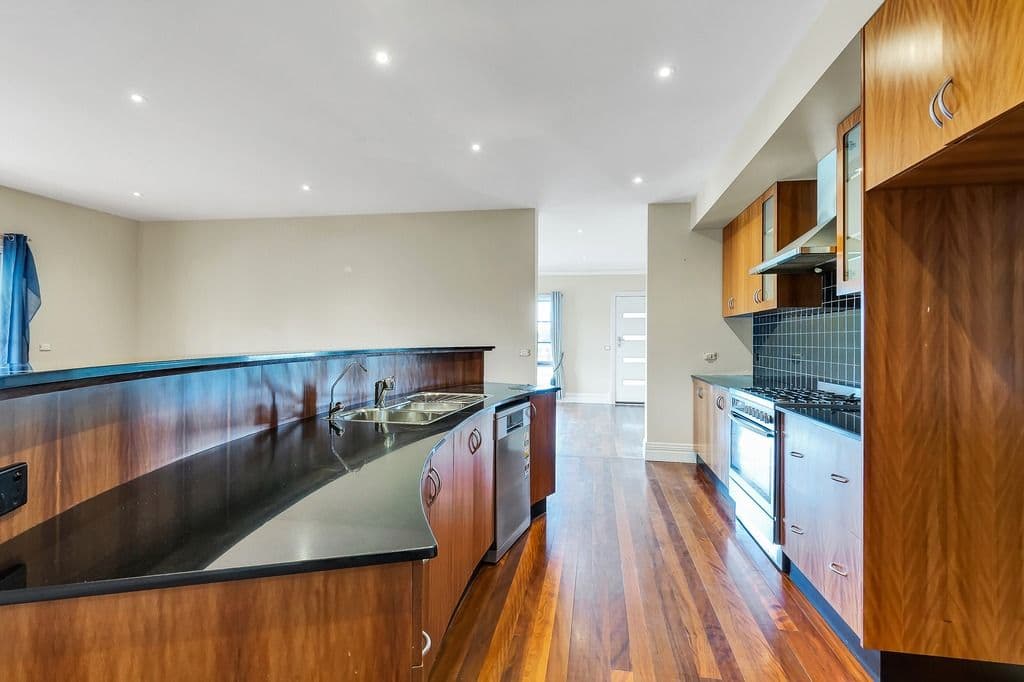 98 Wattle Avenue, Werribee VIC 3030, Werribee - Thumbnail 4