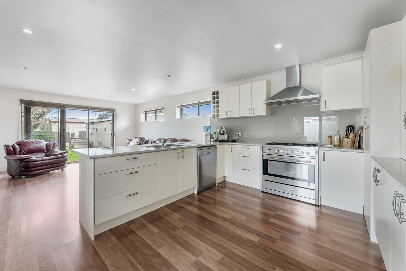 28 Cowes Street, Craigieburn VIC 3064, Craigieburn - Thumbnail 3