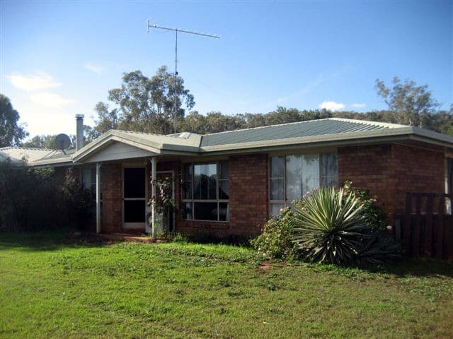 2 King Street, KINGSTHORPE QLD 4400, Kingsthorpe - Thumbnail 2