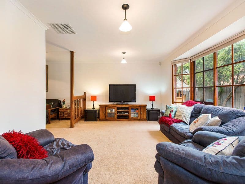 4 Gail Court, DINGLEY VILLAGE VIC 3172, Dingley Village - Thumbnail 3