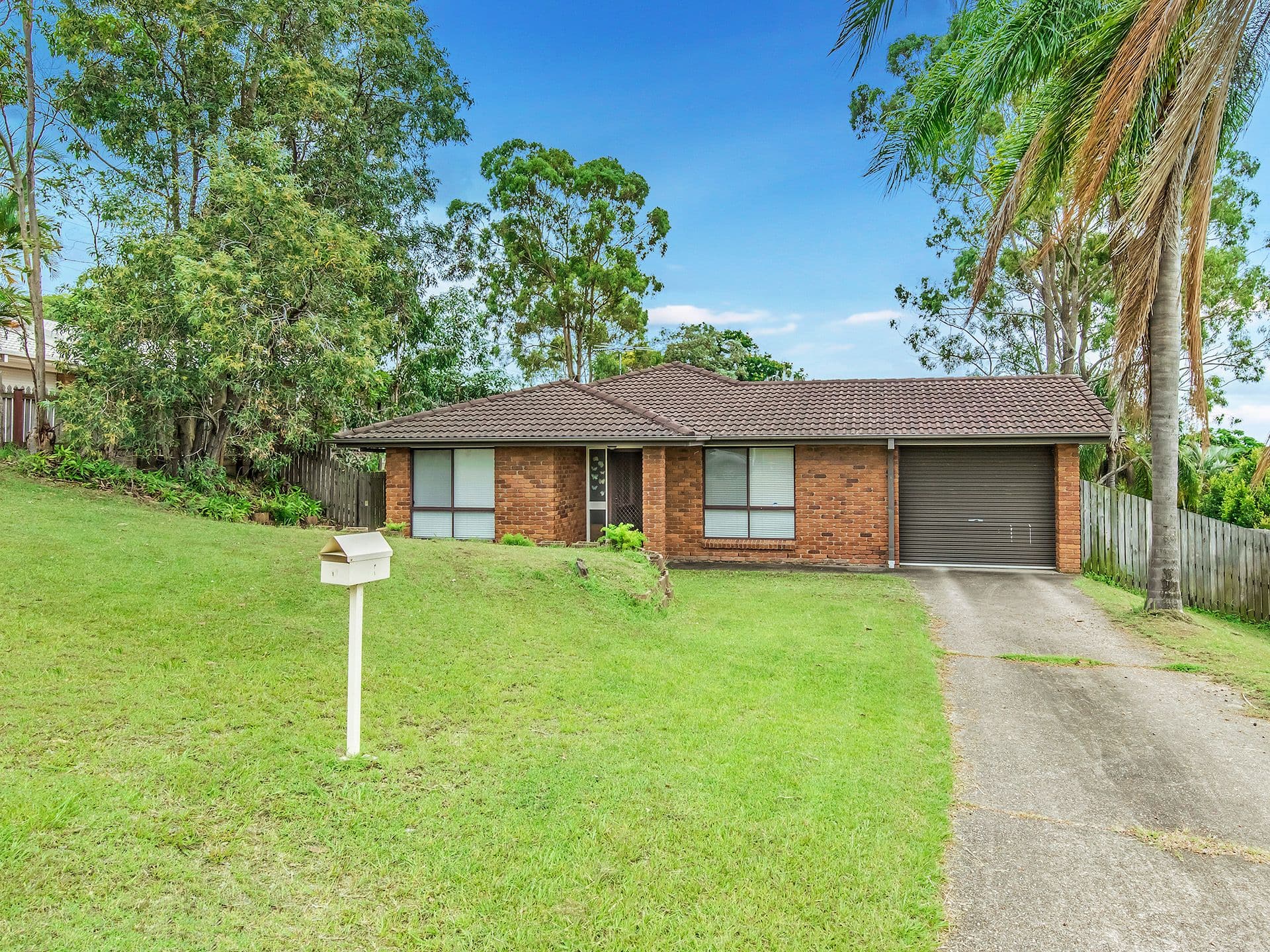 17 Weymouth Court, Mount Warren Park QLD 4207, Mount Warren Park - Thumbnail 2