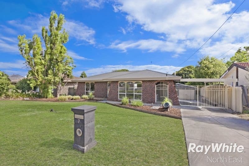 7 Pringle Avenue, Surrey Downs SA 5126, Surrey Downs - Thumbnail 2