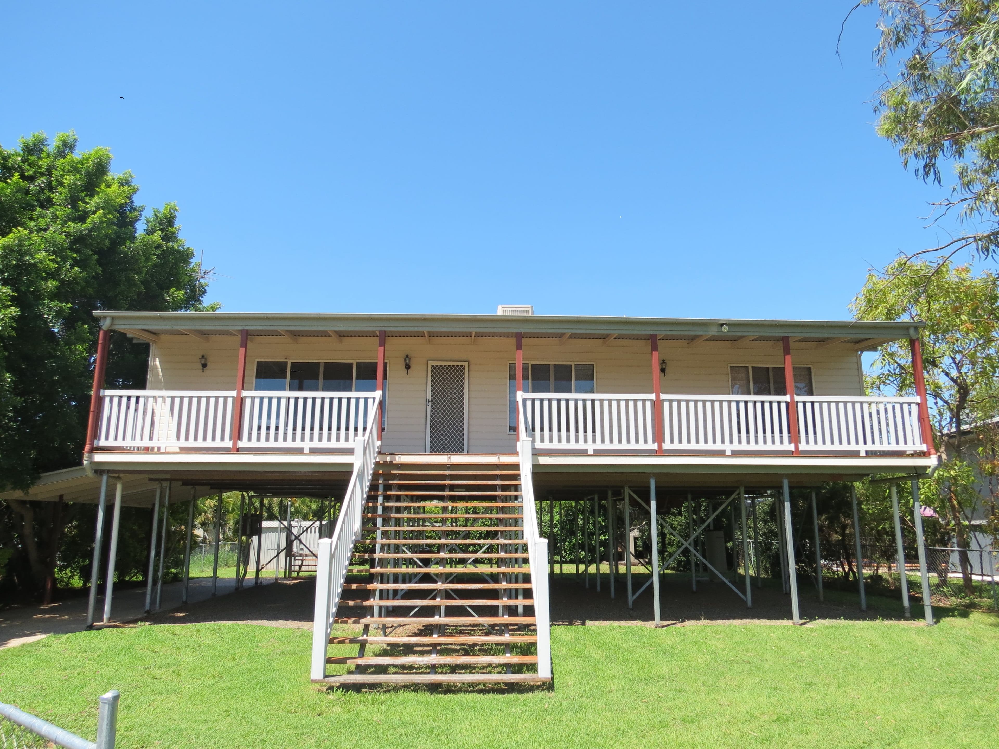 4 Waldby Court, Emerald QLD 4720, Emerald - Image 1