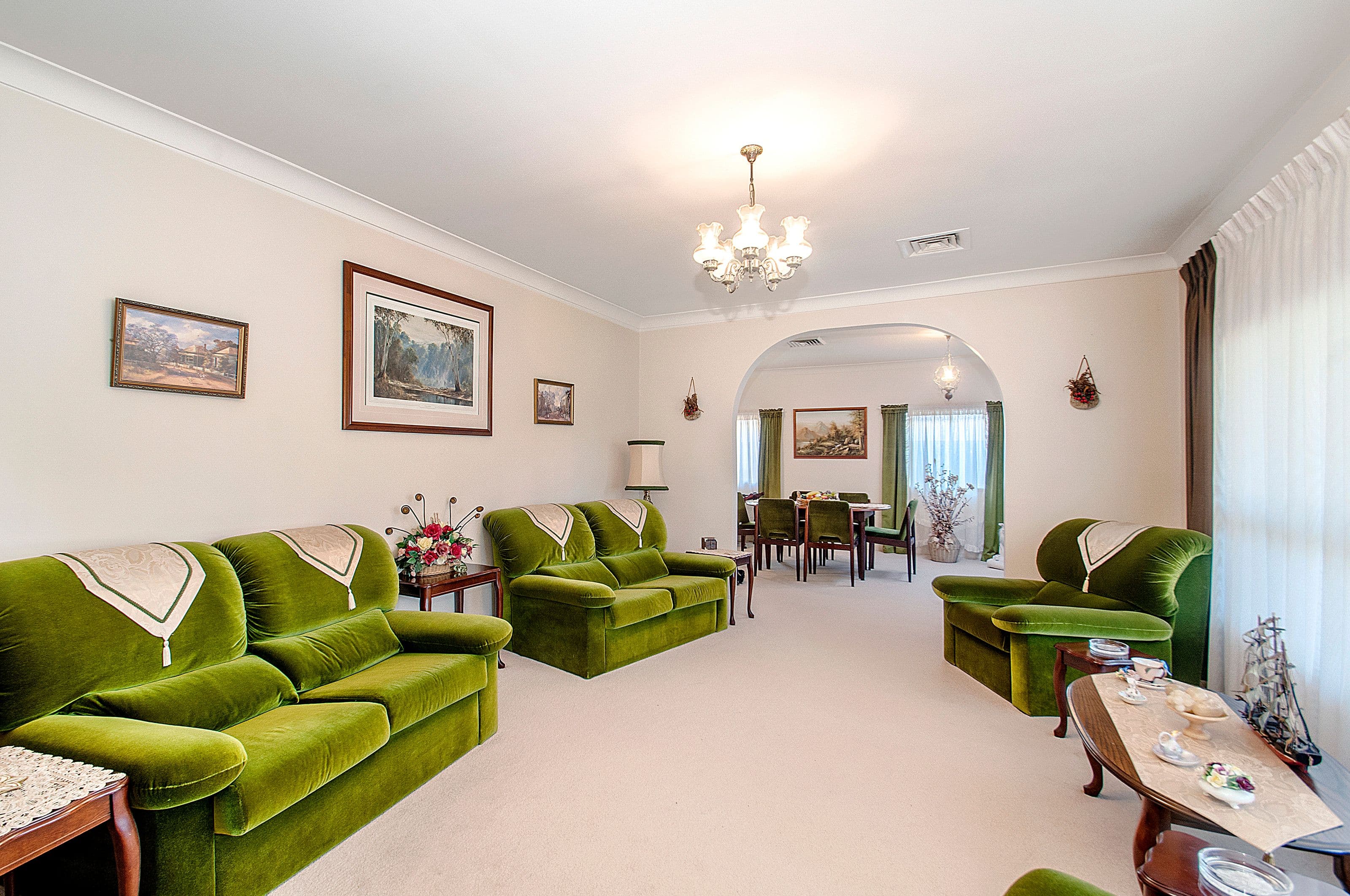 6 Trevor Place, Castle Hill - Thumbnail 2