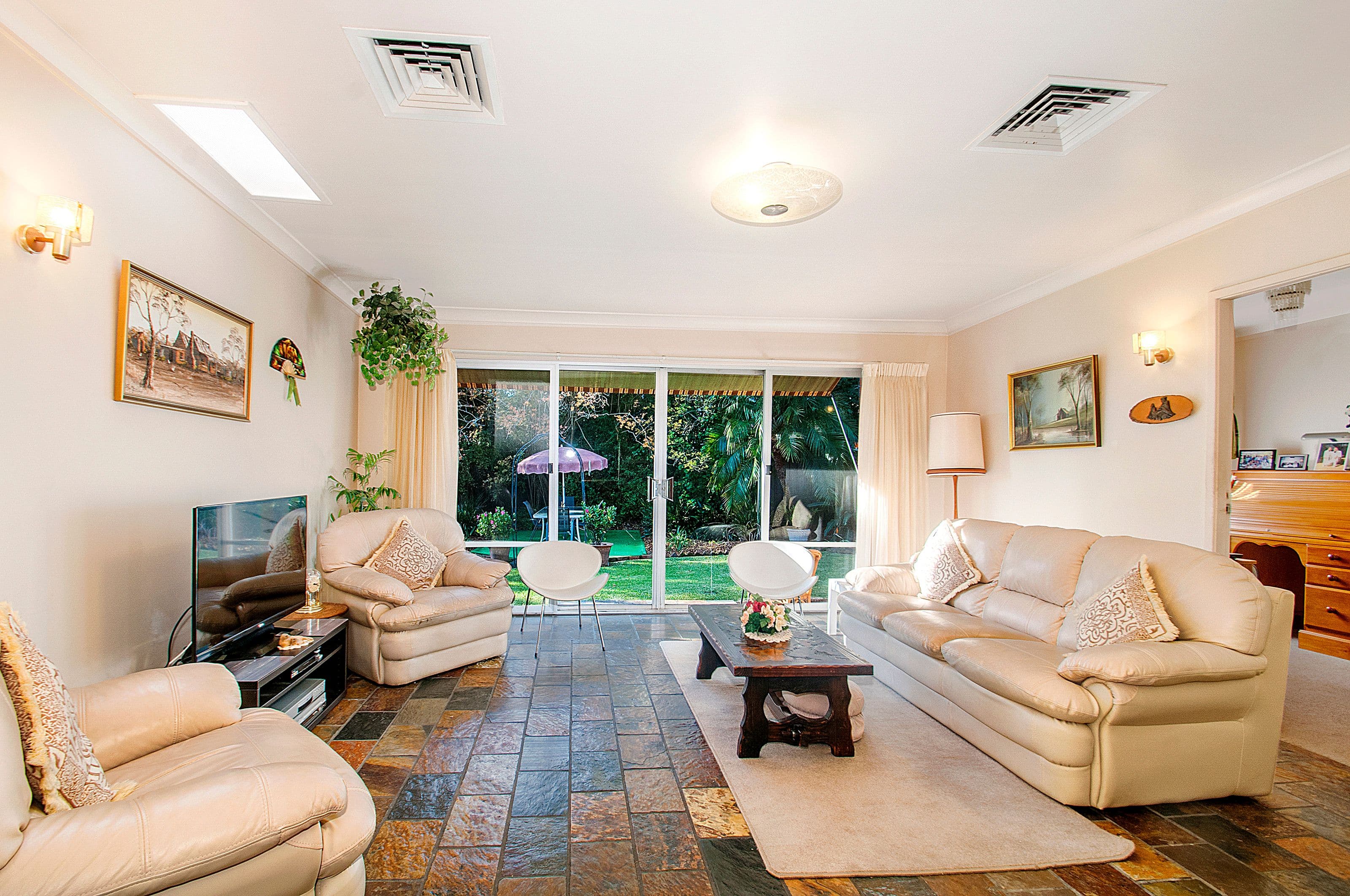 6 Trevor Place, Castle Hill - Thumbnail 4