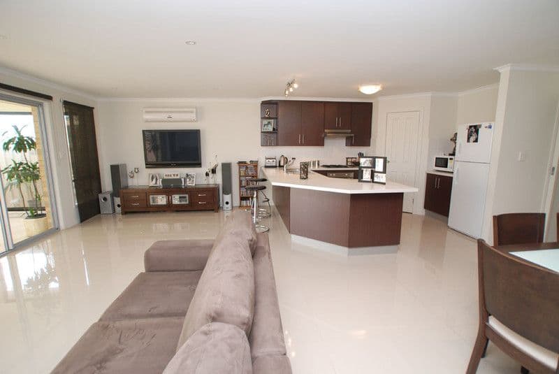 8A McBurney Crescent, ALDINGA BEACH SA 5173, Aldinga Beach - Thumbnail 3
