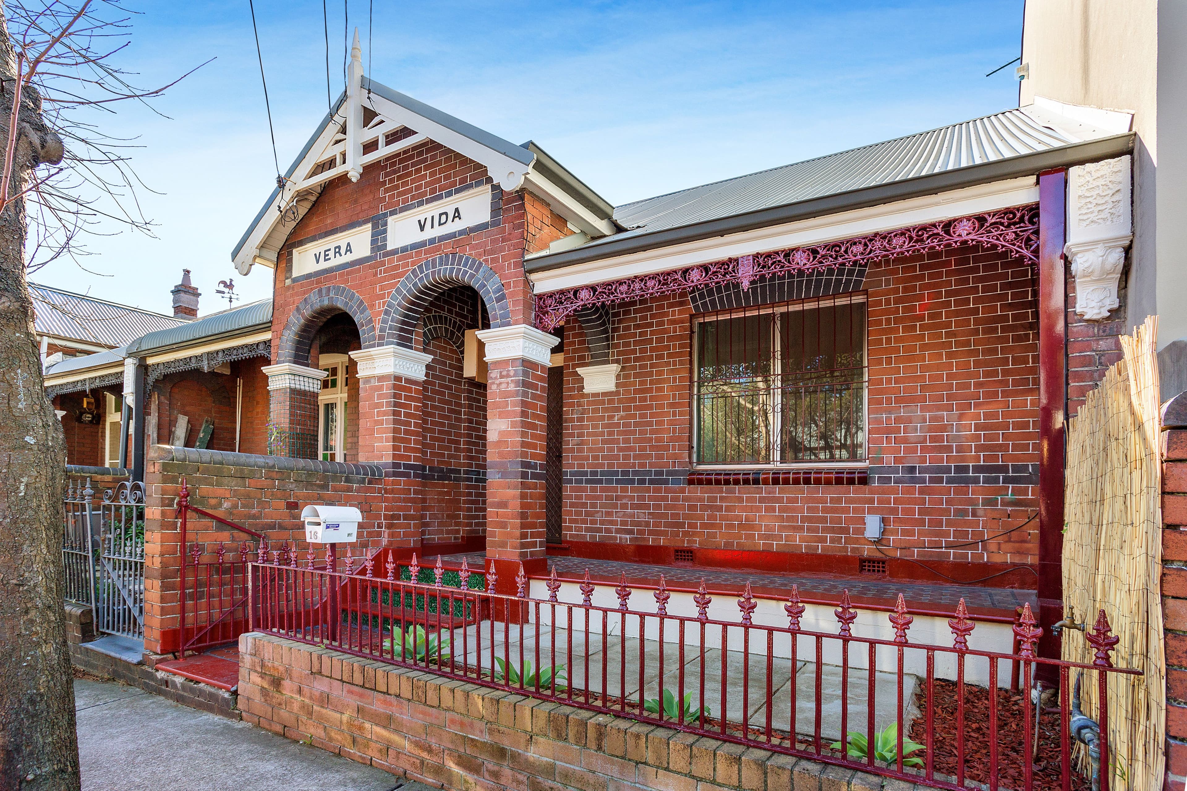 16 Pearl Street, Newtown - Image 1