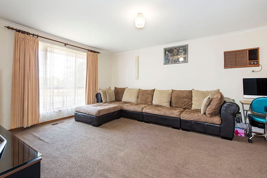 24 Moorhead Drive, Mill Park VIC 3082, Mill Park - Thumbnail 4