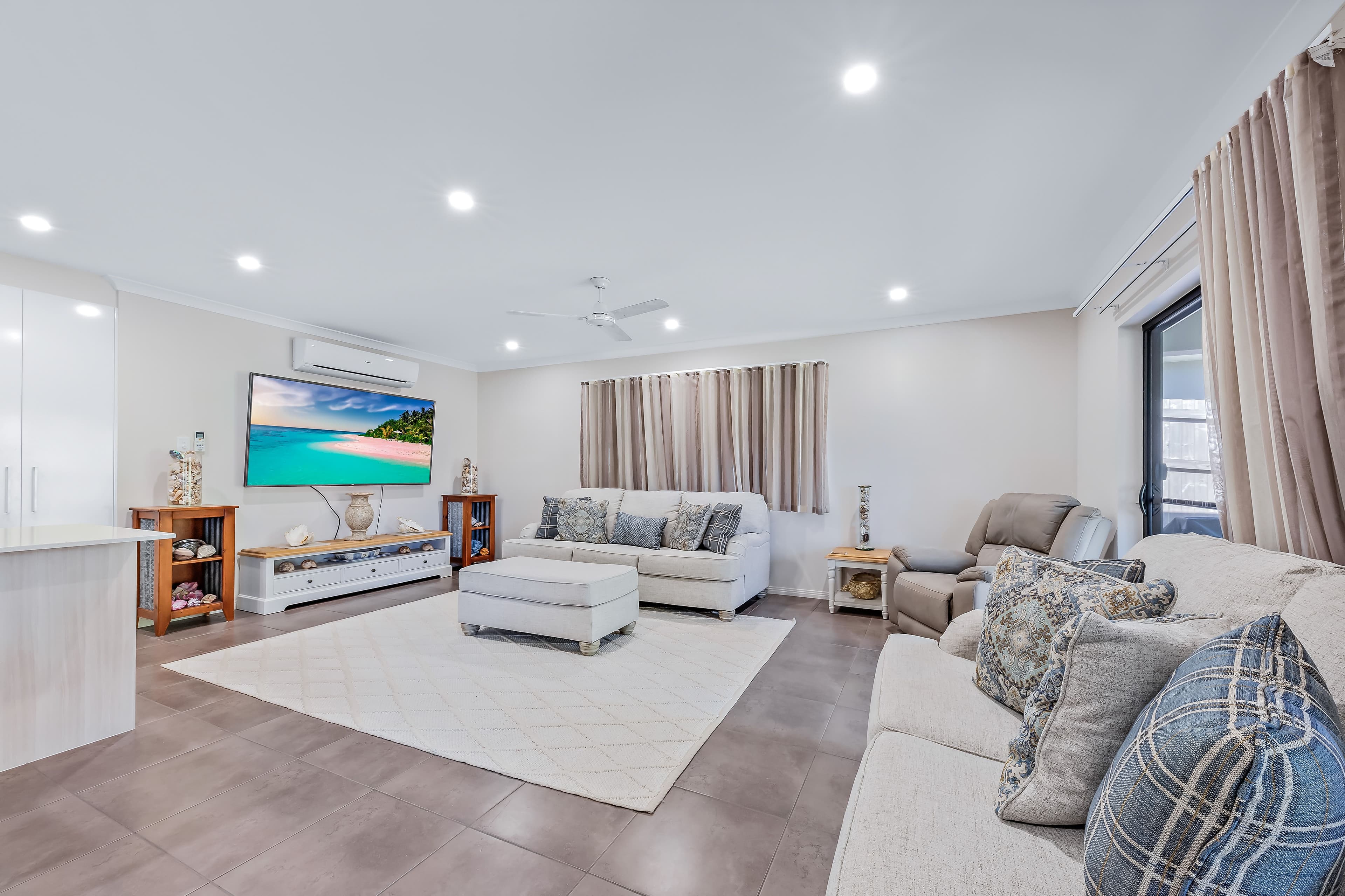 32 Twin Creek Court, Cannonvale QLD 4802, Cannonvale - Thumbnail 3