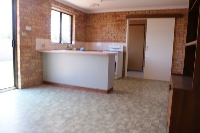 36 Dodd Street, Dongara WA 6525, Dongara - Thumbnail 2