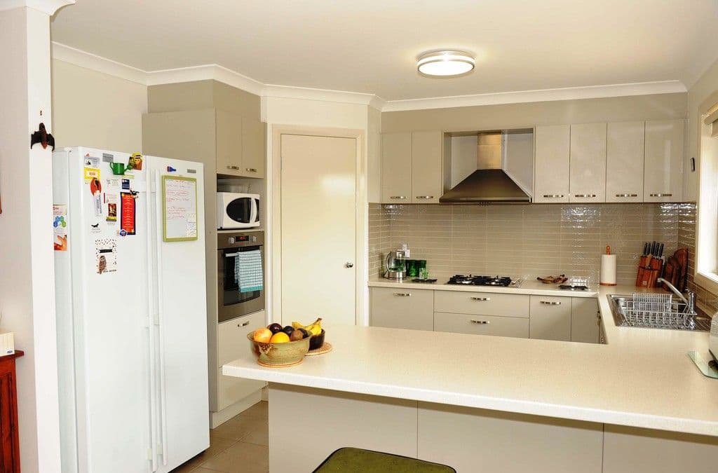 6-8 Wedge Street, Avenel VIC 3664, Avenel - Thumbnail 2