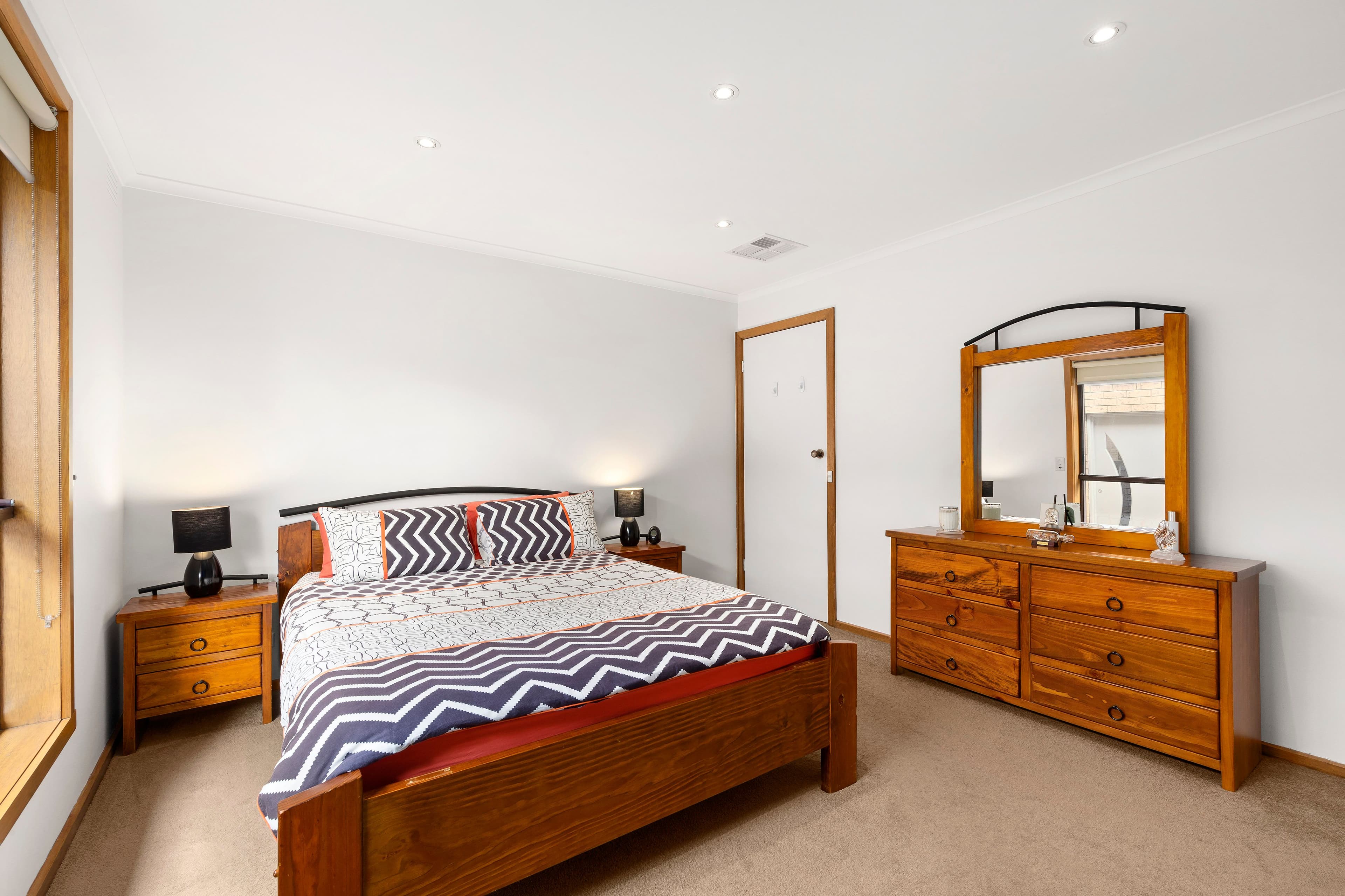 6 Thompson Circuit, Mill Park VIC 3082, Mill Park - Thumbnail 7