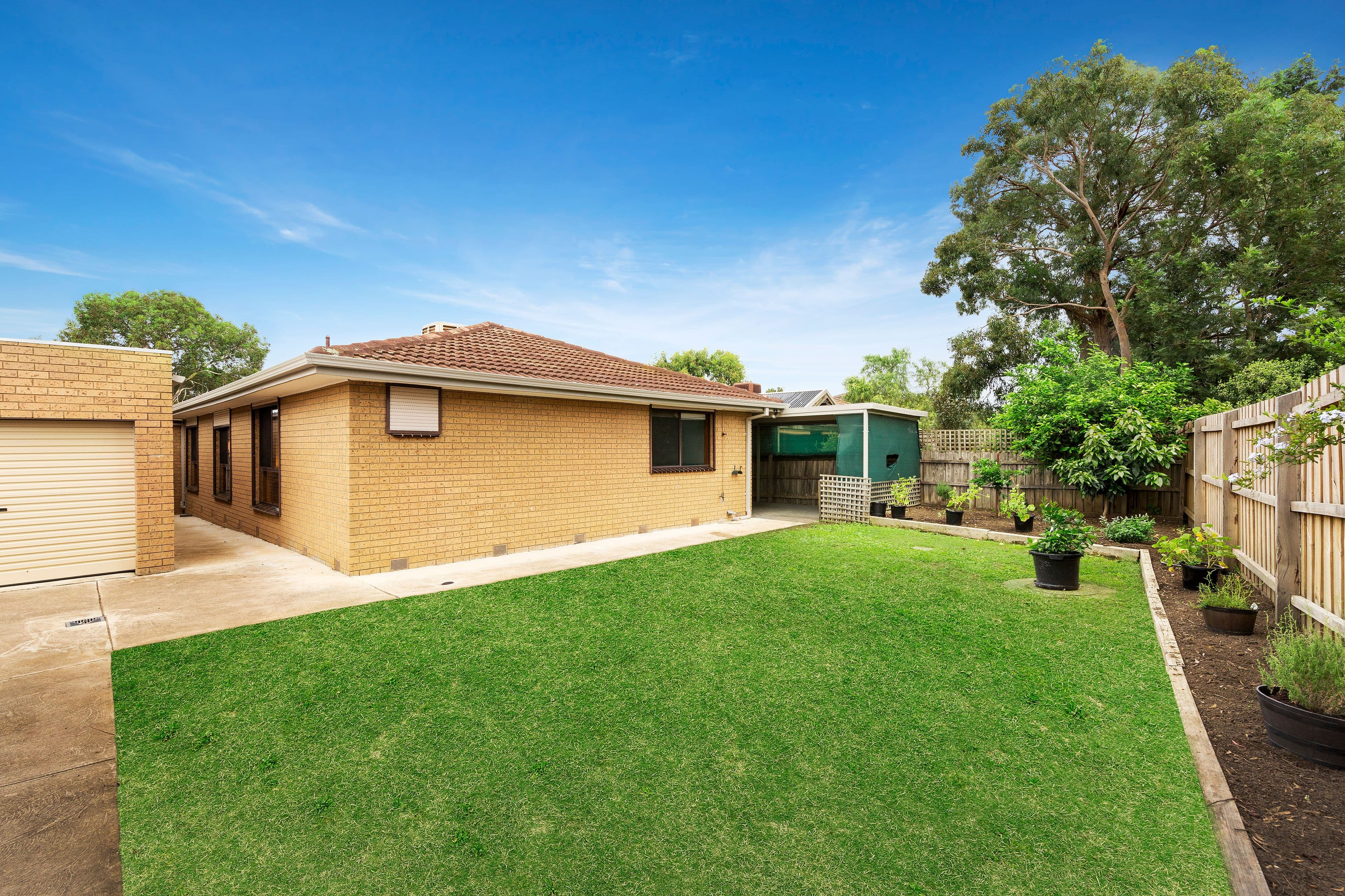 6 Thompson Circuit, Mill Park VIC 3082, Mill Park - Thumbnail 8