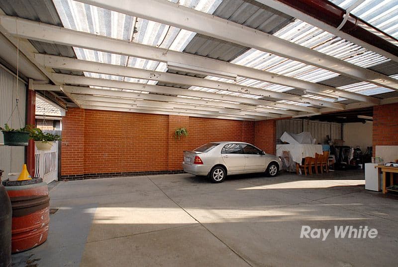 8 Victor Avenue, DANDENONG NORTH VIC 3175, Dandenong North - Thumbnail 7