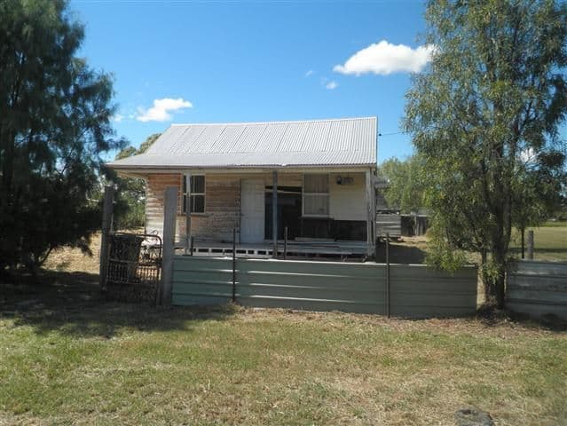 24 Perry Street, YULEBA QLD 4427, Yuleba - Image 1