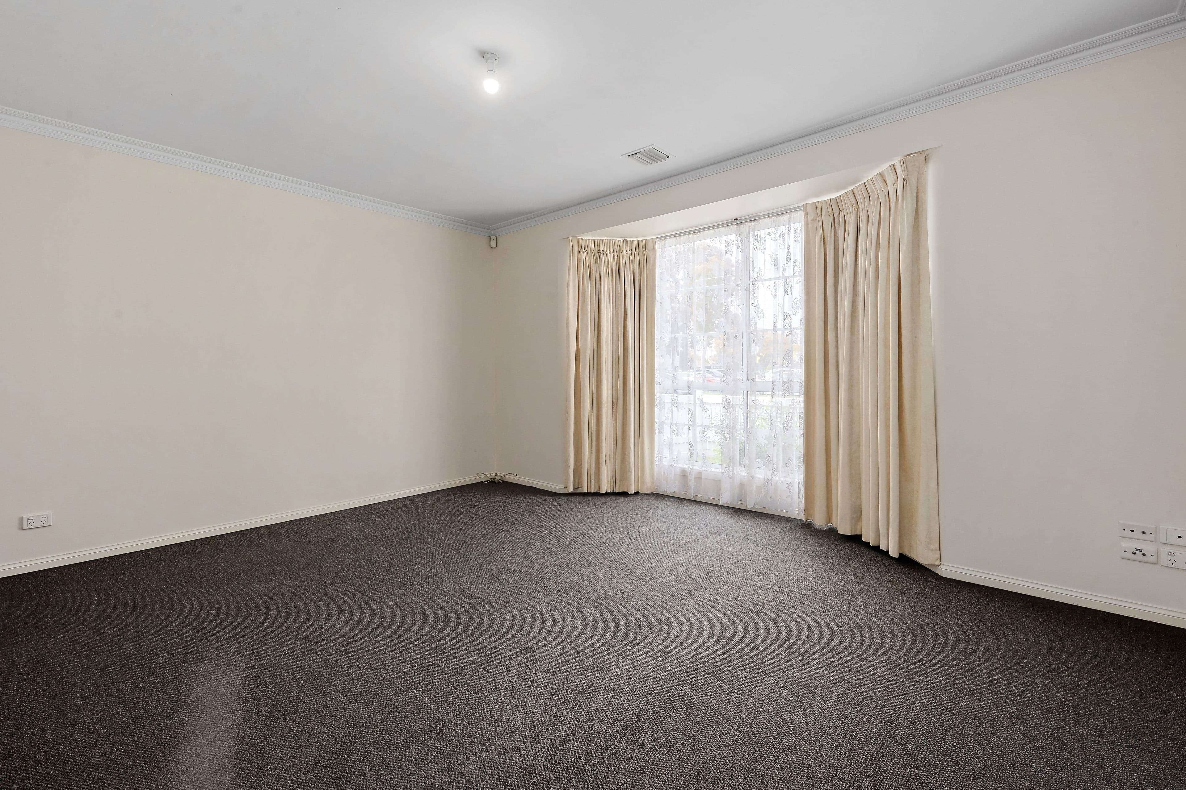 12 Lytton Street, Glenroy VIC 3046, Glenroy - Thumbnail 3