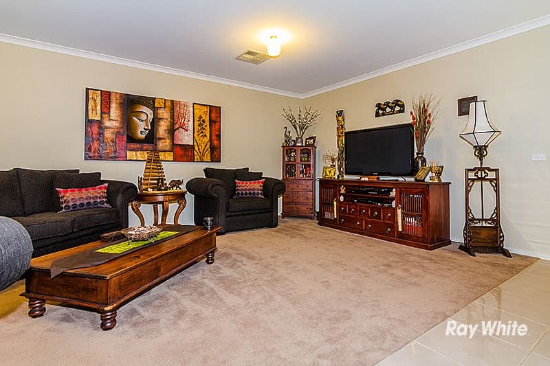 4 Gladiolus Circuit, Cranbourne North VIC 3977, Cranbourne North - Thumbnail 4