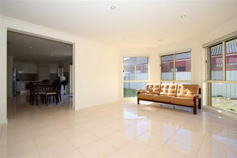 9 Moorland Road, CAIRNLEA VIC 3023, Cairnlea - Thumbnail 6