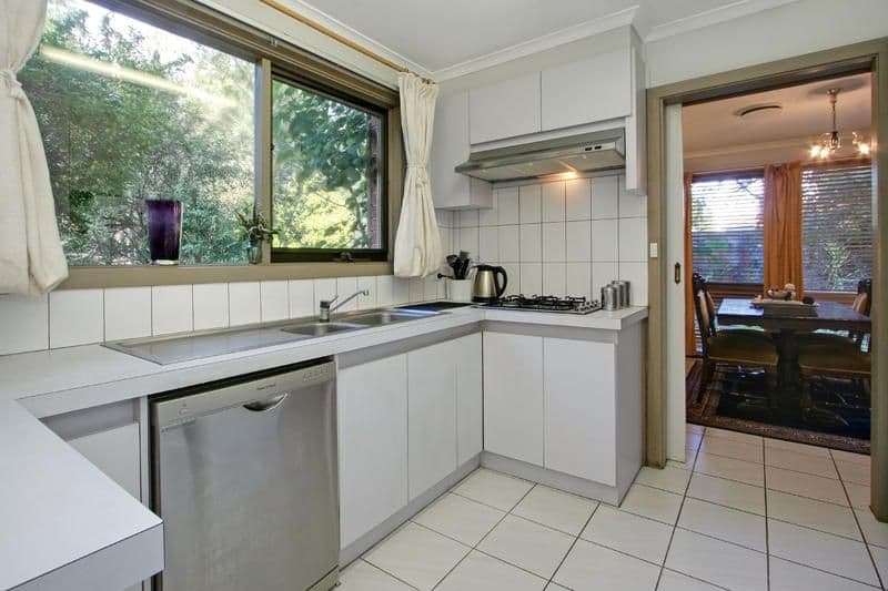 9 Chelmsford Court, FERNTREE GULLY VIC 3156, Ferntree Gully - Thumbnail 2