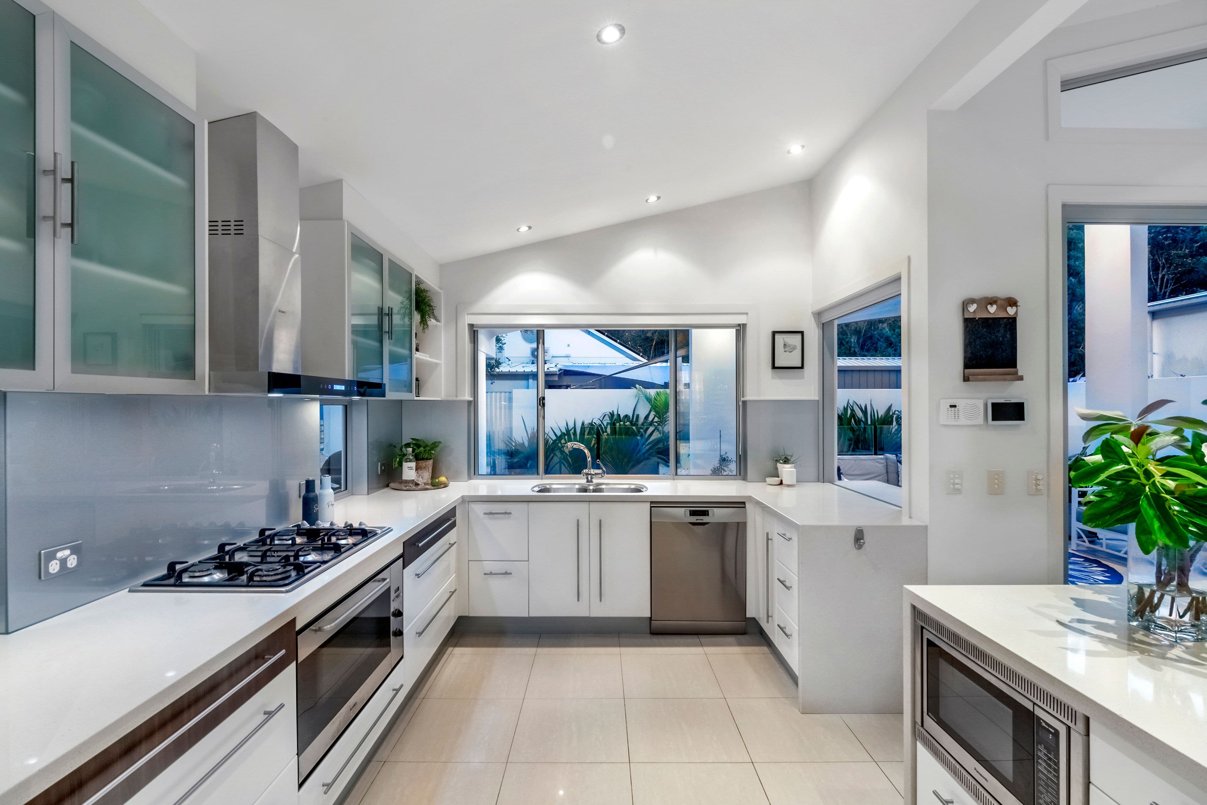 20 Nagel Avenue, Miami QLD 4220, Miami - Thumbnail 3