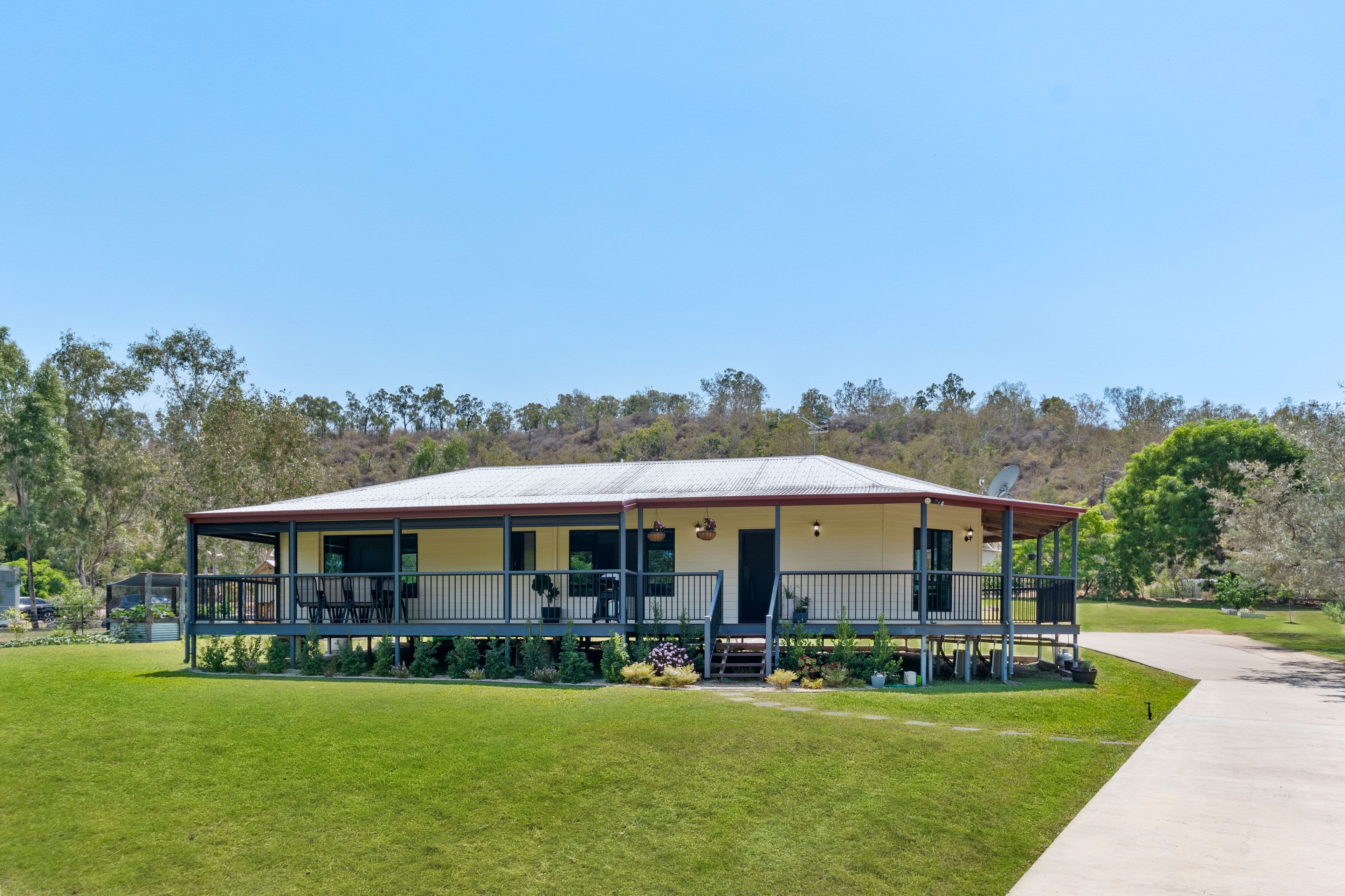 327-331 Williams Road, Alligator Creek QLD 4816, Alligator Creek - Thumbnail 2