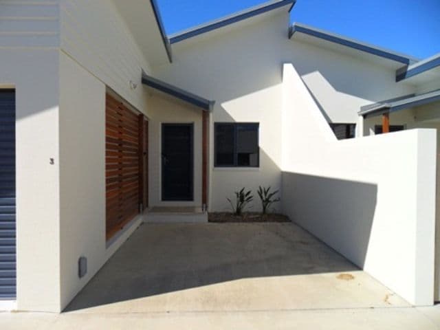 10 Coolum Court, BLACKS BEACH QLD 4740, Blacks Beach - Thumbnail 2