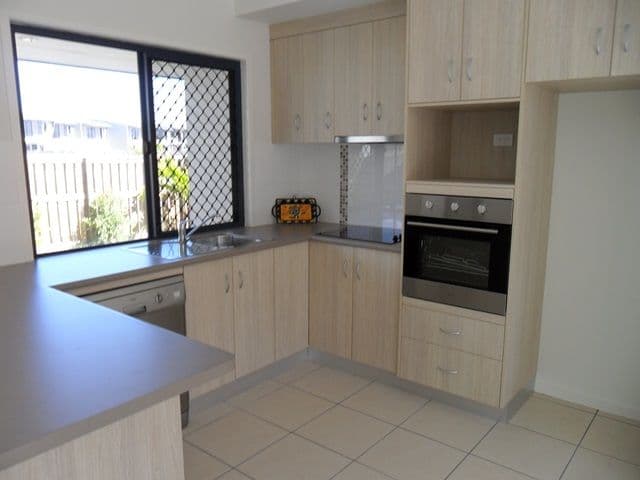 10 Coolum Court, BLACKS BEACH QLD 4740, Blacks Beach - Thumbnail 5