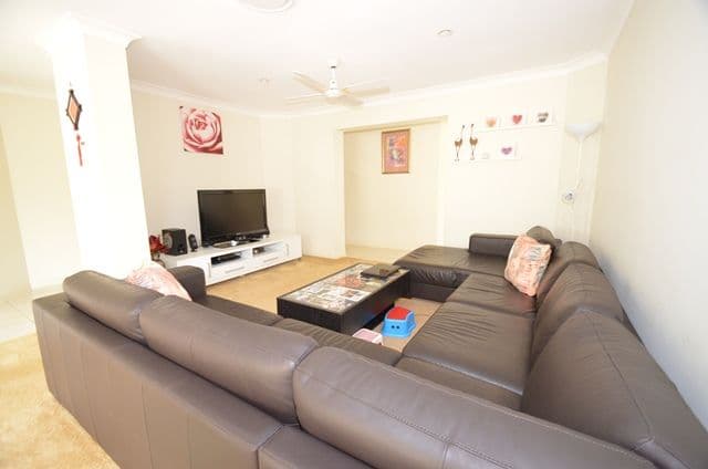 8 Mellissah Crescent, ARUNDEL QLD 4214, Arundel - Thumbnail 3