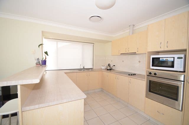 8 Mellissah Crescent, ARUNDEL QLD 4214, Arundel - Thumbnail 7