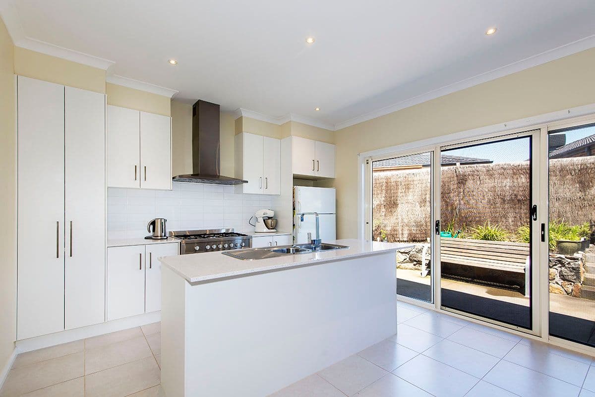 15 Taronga Way, South Morang VIC 3752, South Morang - Thumbnail 2