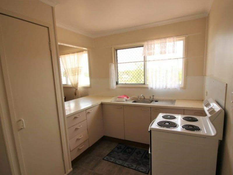 43 Porter Street, Gayndah QLD 4625, Gayndah - Thumbnail 2