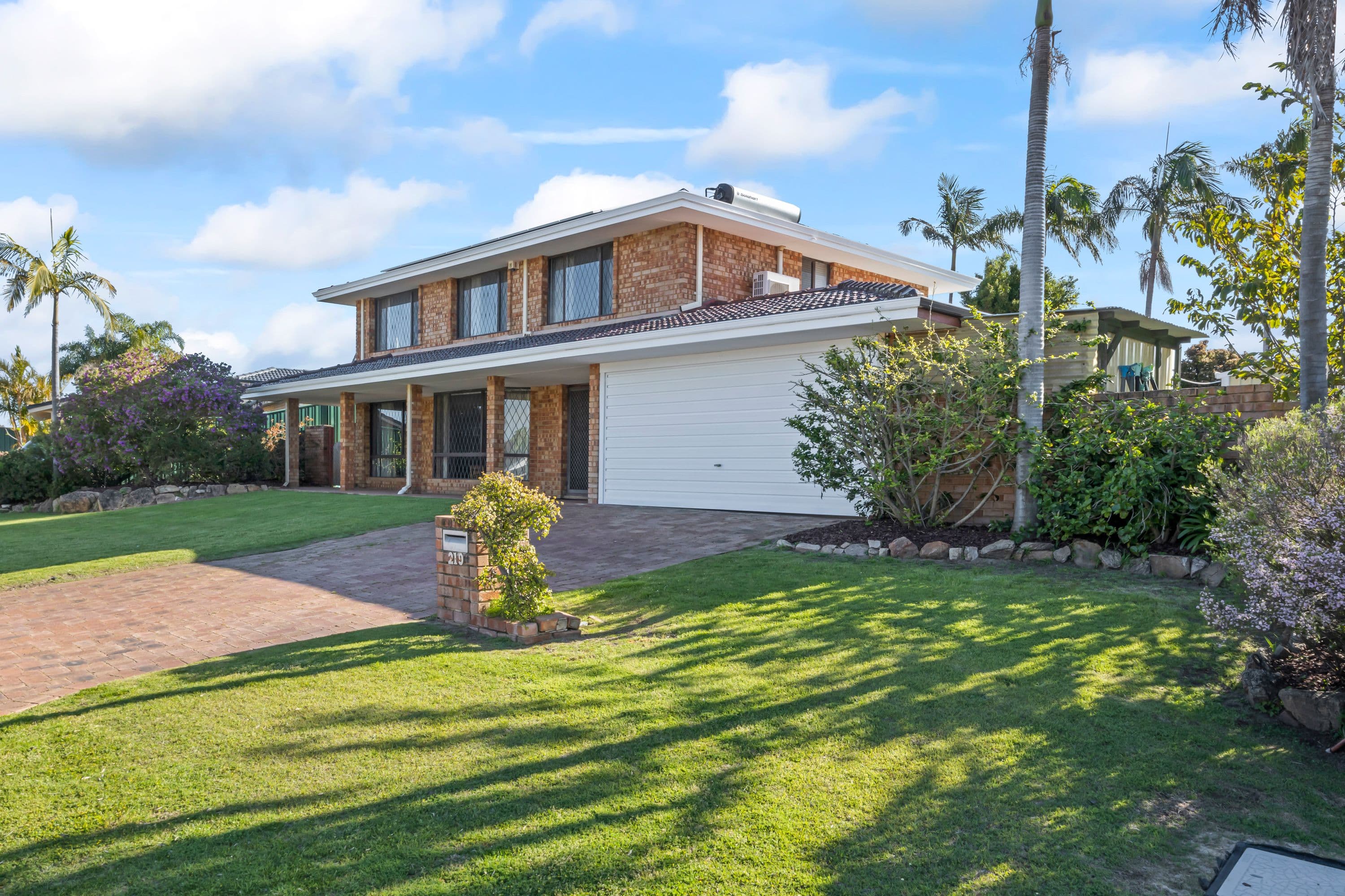 219 Summerlakes Parade, Ballajura WA 6066, Ballajura - Thumbnail 2
