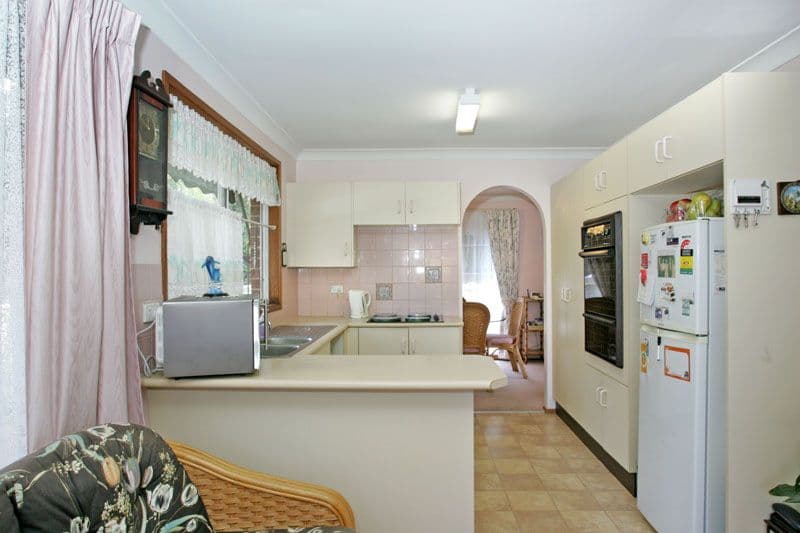 5 Charlotte Close, BATEAU BAY NSW 2261, Bateau Bay - Thumbnail 3