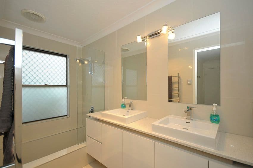 10 Salacia Avenue, Mermaid Waters QLD 4218, Mermaid Waters - Thumbnail 8