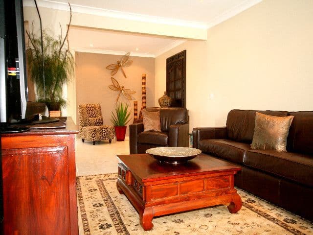 4 Horbling Avenue, GEORGES HALL NSW 2198, Georges Hall - Thumbnail 2