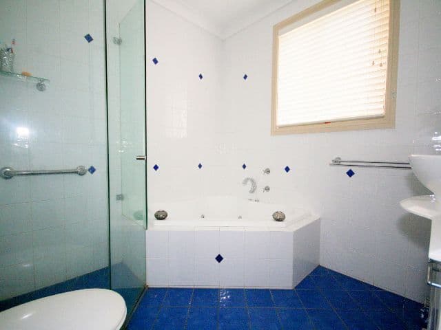 4 Horbling Avenue, GEORGES HALL NSW 2198, Georges Hall - Thumbnail 5