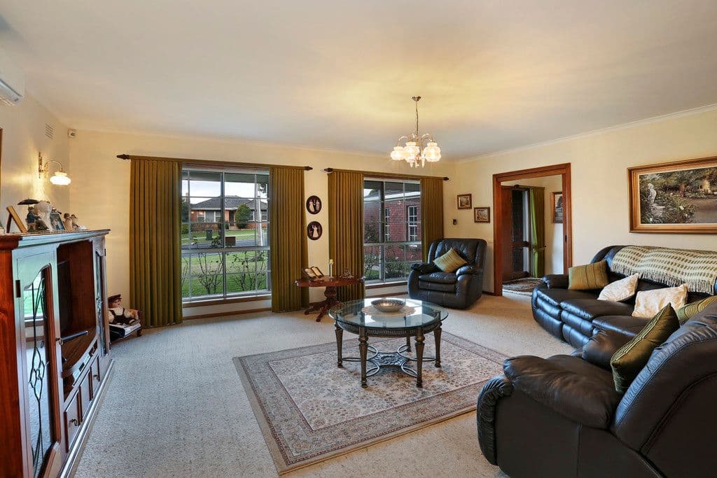 100 Bellevue Avenue, Highton VIC 3216, Highton - Thumbnail 3