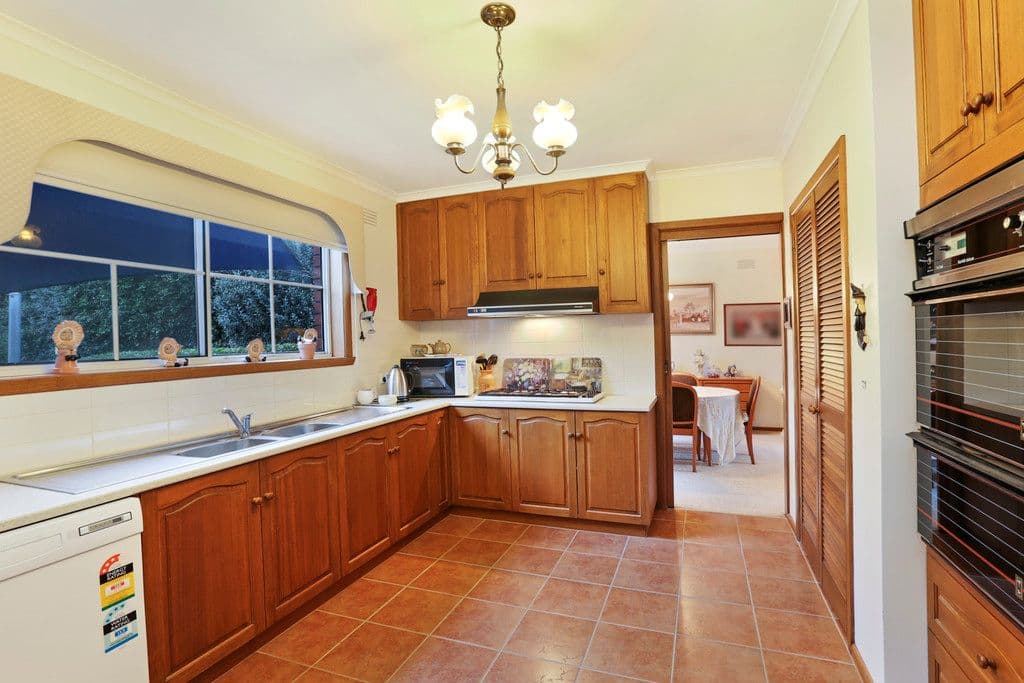 100 Bellevue Avenue, Highton VIC 3216, Highton - Thumbnail 6