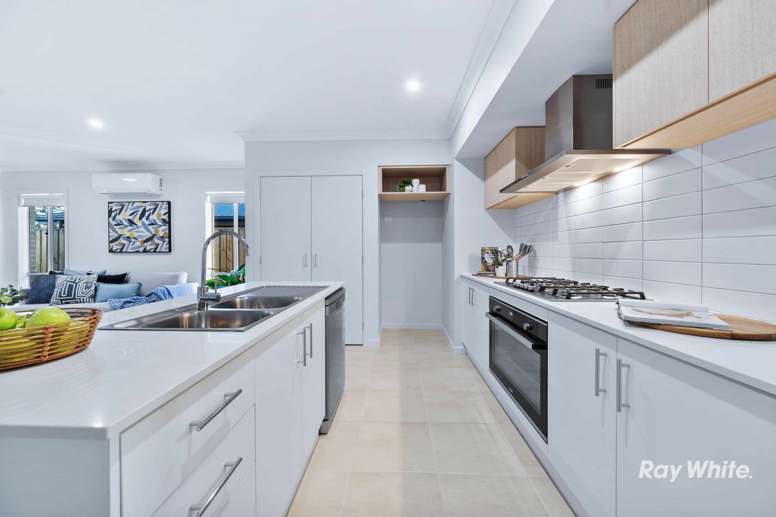 16 Eucalyptus Street, Greenbank QLD 4124, Greenbank - Thumbnail 3