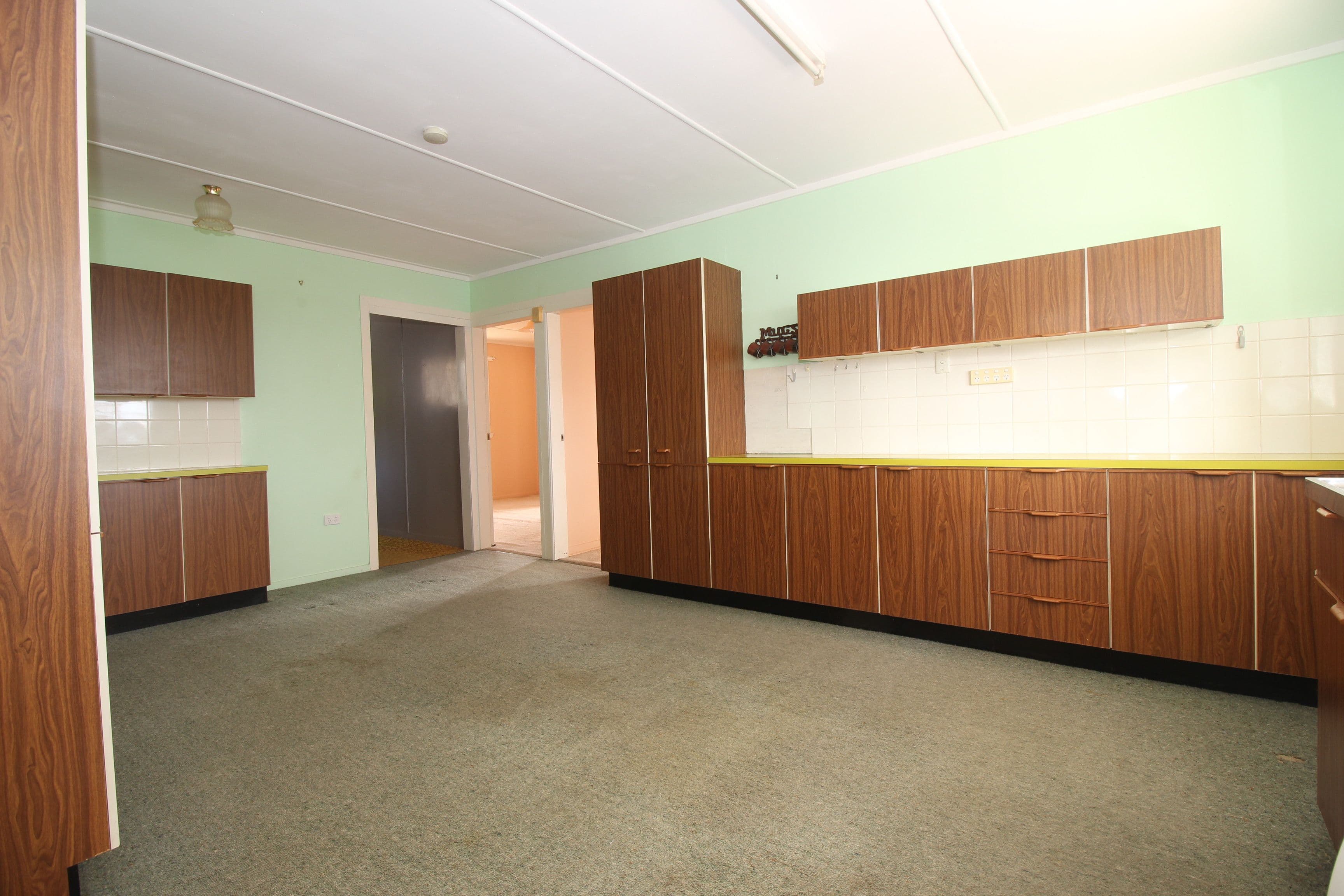 39 Roberts Street, Emerald QLD 4720, Emerald - Thumbnail 5