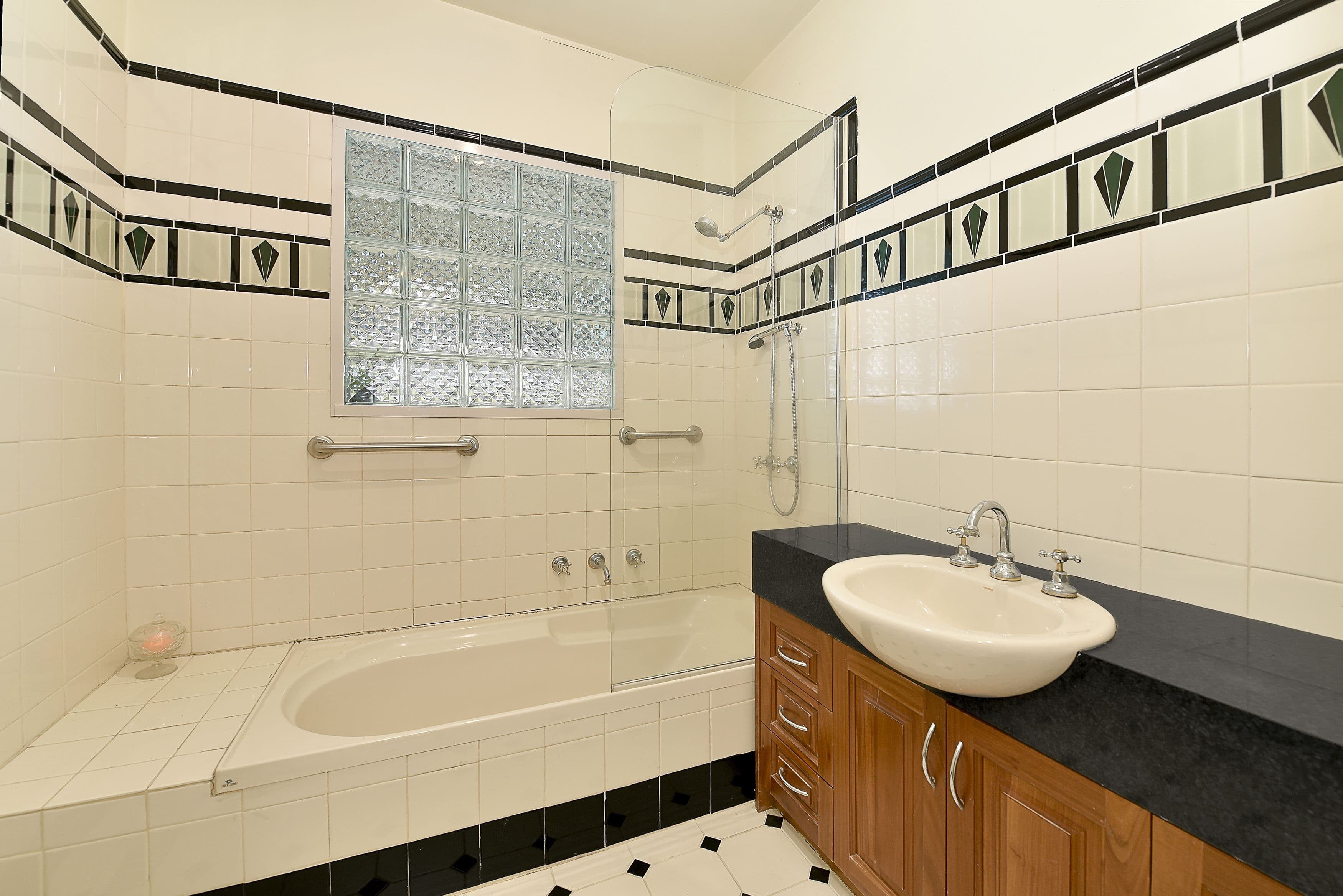33 Coonans Road, Pascoe Vale South VIC 3044, Pascoe Vale South - Thumbnail 7