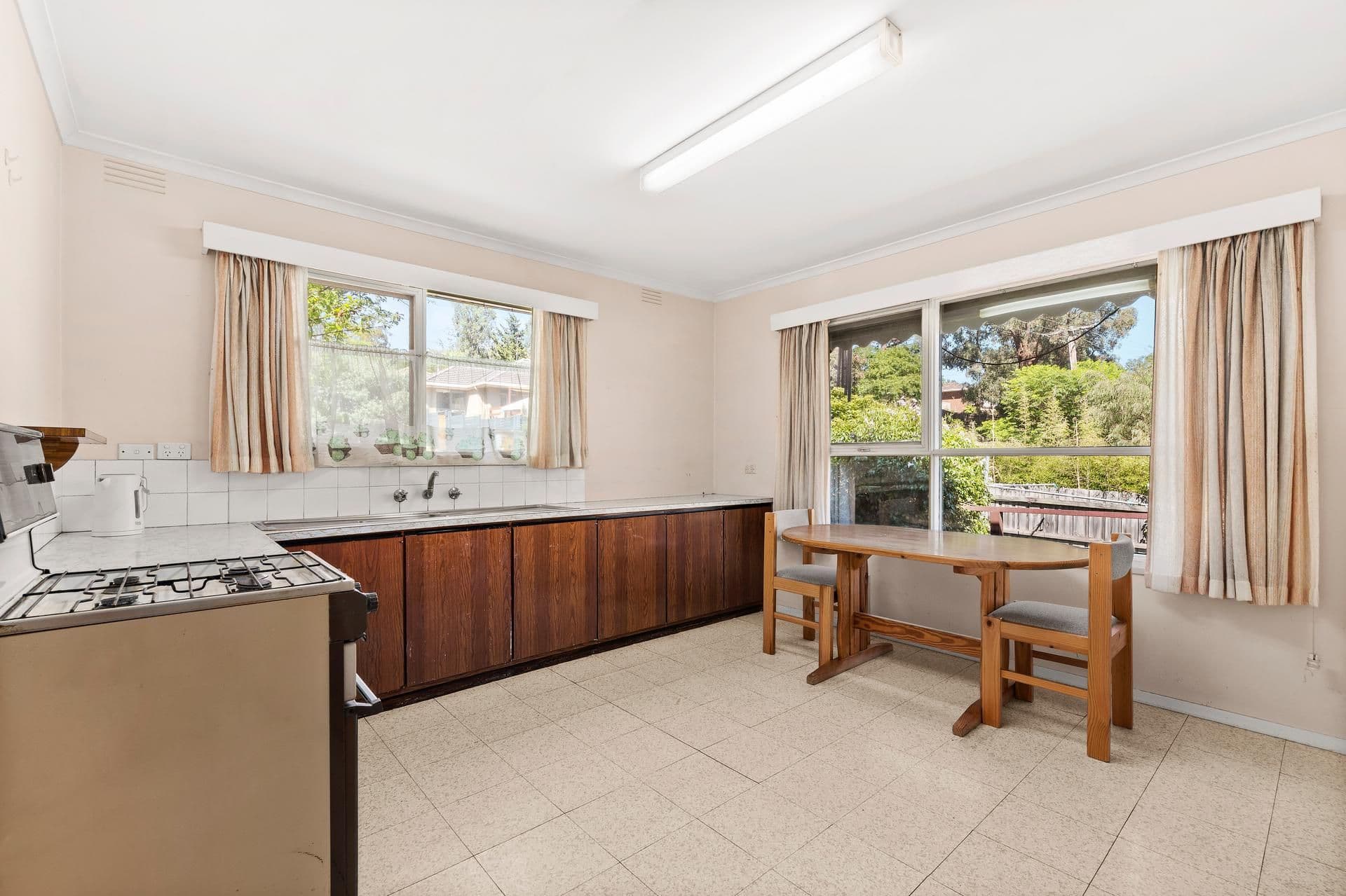 10 Bruce Street, Diamond Creek VIC 3089, Diamond Creek - Thumbnail 2
